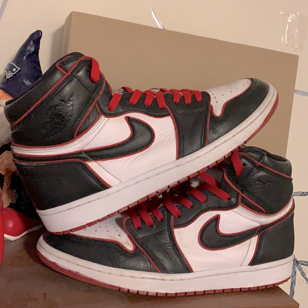 Jordan 1 Retro Bloodline